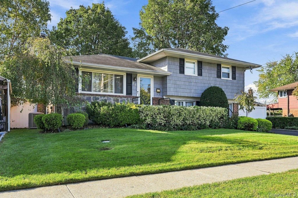 23 Chance Street, Hicksville, NY 11801 — photo 3