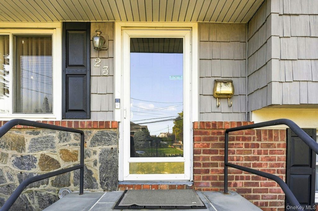 23 Chance Street, Hicksville, NY 11801 — photo 4