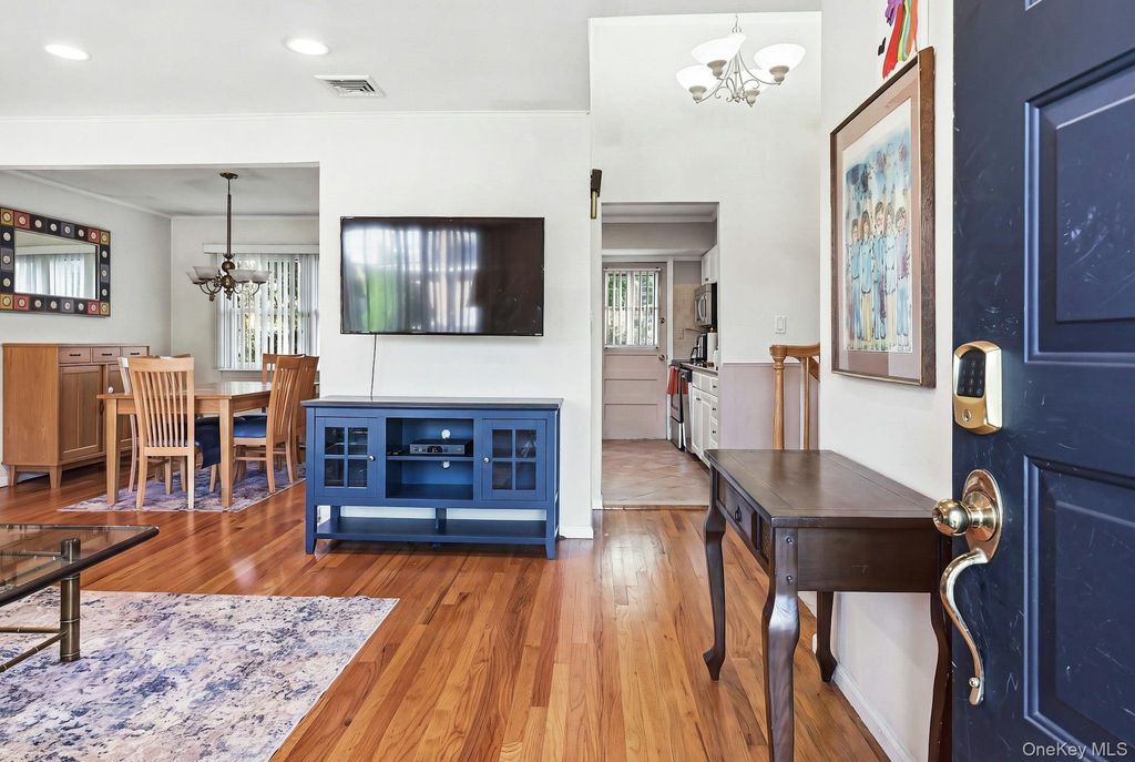 23 Chance Street, Hicksville, NY 11801 — photo 5