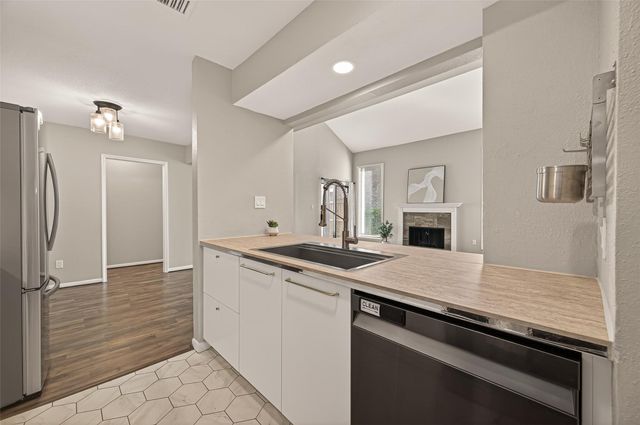 8100 Cambridge Street 80, Houston, TX 77054