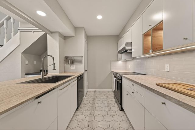 8100 Cambridge Street 80, Houston, TX 77054