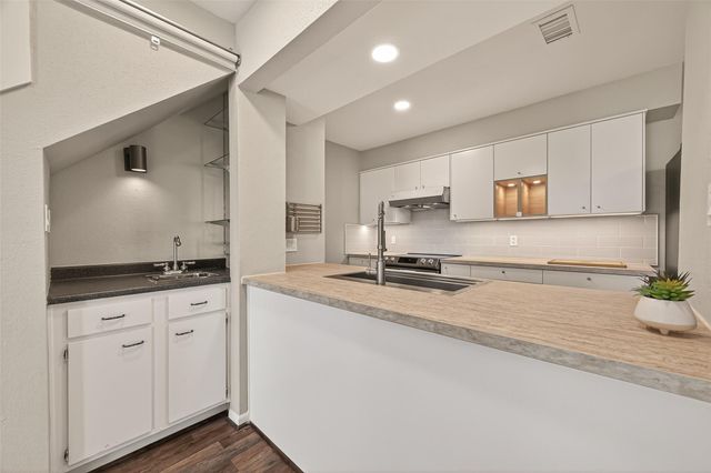 8100 Cambridge Street 80, Houston, TX 77054