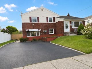 36 Forest Drive, Plainview, NY 11803