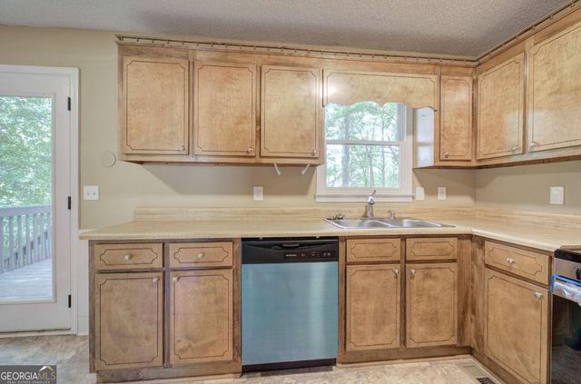 17 W Ridge Drive SE, Cartersville, GA 30121