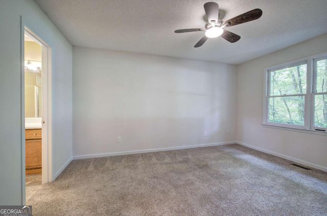 17 W Ridge Drive SE, Cartersville, GA 30121