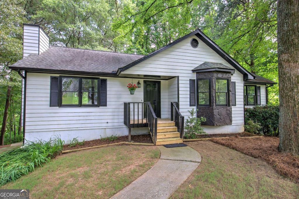 17 W Ridge Drive SE, Cartersville, GA 30121