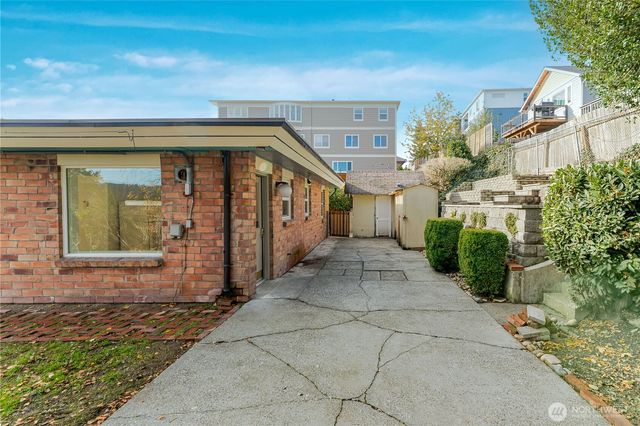 6416 NE 181st Street, Kenmore, WA 98028