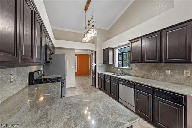 5705 Palma Del Sol Way, Las Vegas, NV 89130