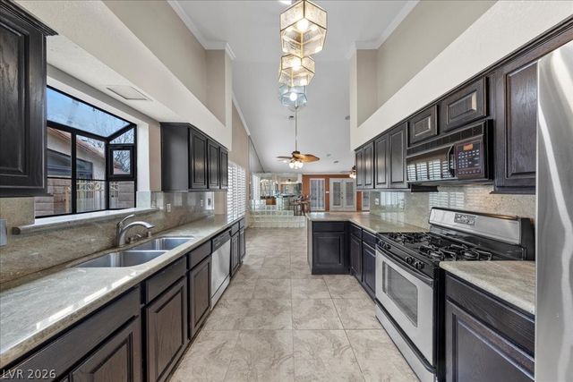 5705 Palma Del Sol Way, Las Vegas, NV 89130