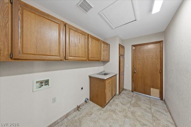 5705 Palma Del Sol Way, Las Vegas, NV 89130