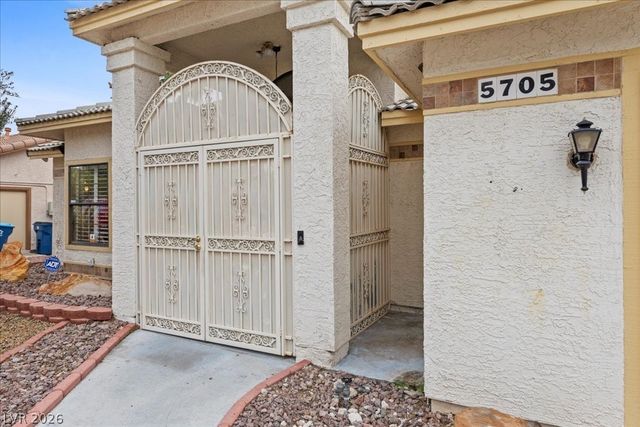 5705 Palma Del Sol Way, Las Vegas, NV 89130