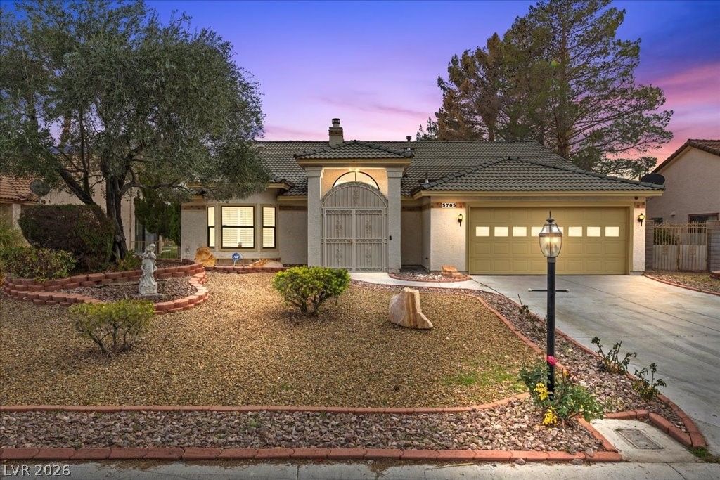 5705 Palma Del Sol Way, Las Vegas, NV 89130