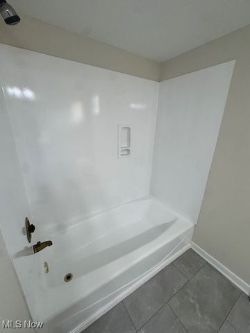 4505 Oak Circle, North Olmsted, OH 44070