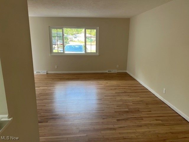 4505 Oak Circle, North Olmsted, OH 44070