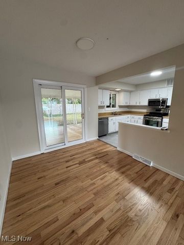 4505 Oak Circle, North Olmsted, OH 44070