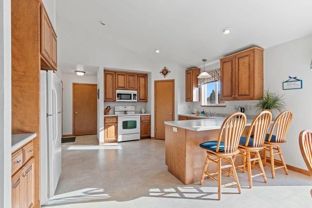 3340 HEAVEN DRIVE, Green Bay, WI 54311