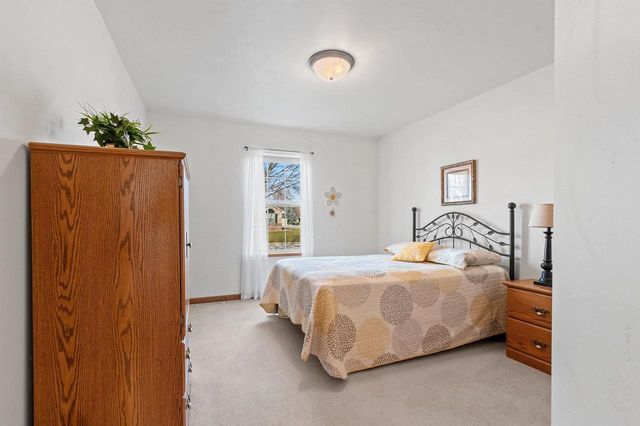 3340 HEAVEN DRIVE, Green Bay, WI 54311