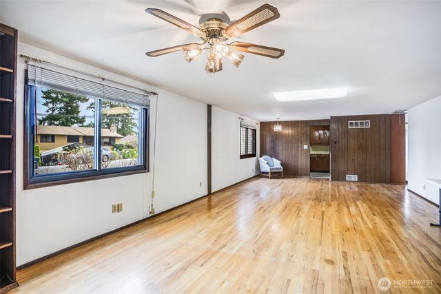 345 S 184th Street, Burien, WA 98148