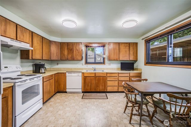 345 S 184th Street, Burien, WA 98148