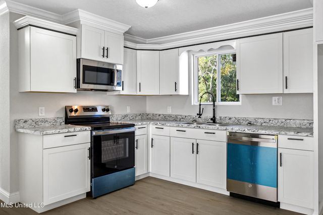 5659 S Rose Drive, Moss Point, MS 39563