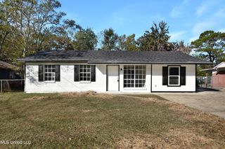 5659 S Rose Drive, Moss Point, MS 39563