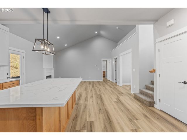 664 BROOKS Loop, Sutherlin, OR 97479