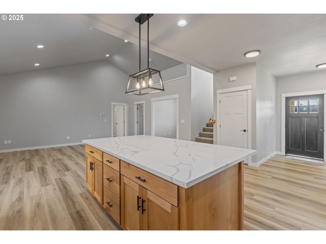 664 BROOKS Loop, Sutherlin, OR 97479