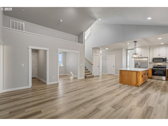 664 BROOKS Loop, Sutherlin, OR 97479