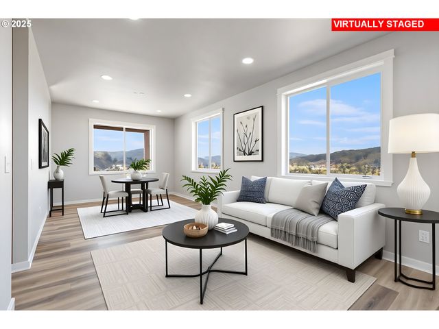 664 BROOKS Loop, Sutherlin, OR 97479