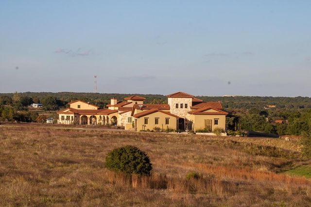 204 Via Daniela, Florence, TX 76527