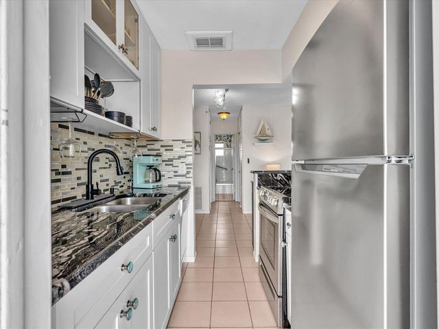 3232 Canal Drive 19, Pompano Beach, FL 33062