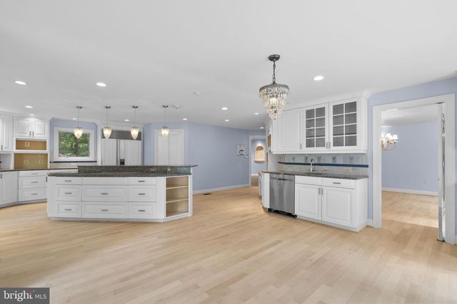 10701 SYCAMORE SPRINGS LN, Great Falls, VA 22066