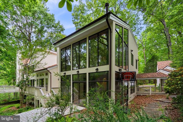 10701 SYCAMORE SPRINGS LN, Great Falls, VA 22066