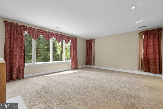 10701 SYCAMORE SPRINGS LN, Great Falls, VA 22066