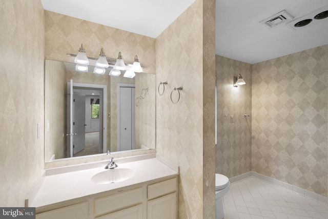 10701 SYCAMORE SPRINGS LN, Great Falls, VA 22066