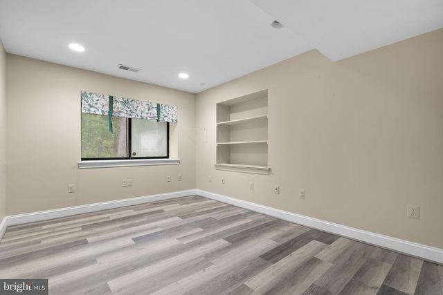 10701 SYCAMORE SPRINGS LN, Great Falls, VA 22066