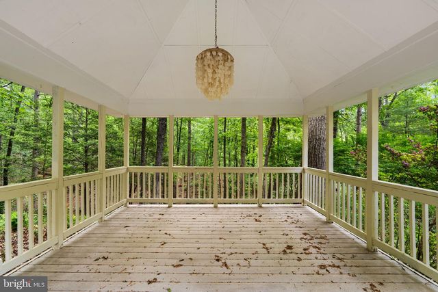 10701 SYCAMORE SPRINGS LN, Great Falls, VA 22066
