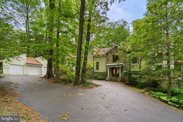 10701 SYCAMORE SPRINGS LN, Great Falls, VA 22066