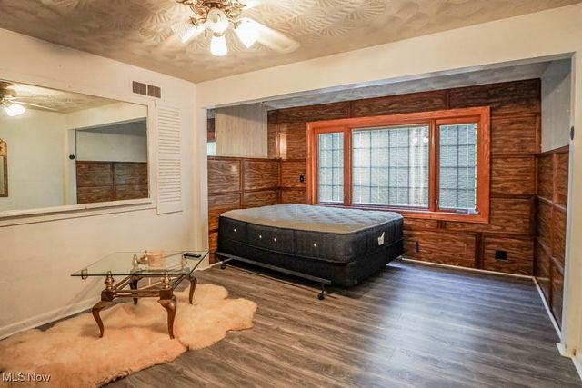 955 Fess Avenue, Akron, OH 44307