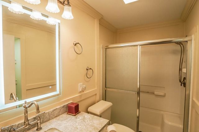 955 Fess Avenue, Akron, OH 44307