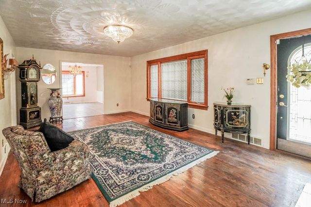 955 Fess Avenue, Akron, OH 44307