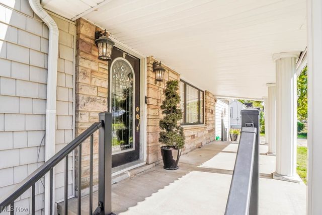 955 Fess Avenue, Akron, OH 44307