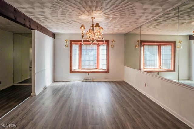 955 Fess Avenue, Akron, OH 44307