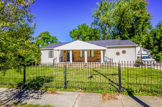 955 Fess Avenue, Akron, OH 44307