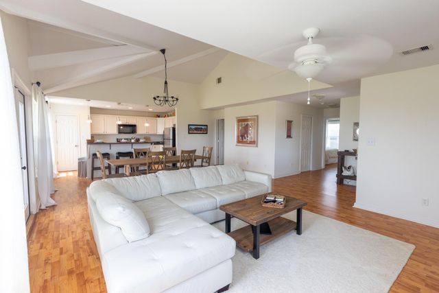 4106 Temprano, Galveston, TX 77554