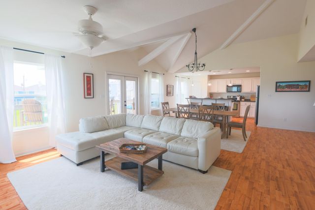 4106 Temprano, Galveston, TX 77554