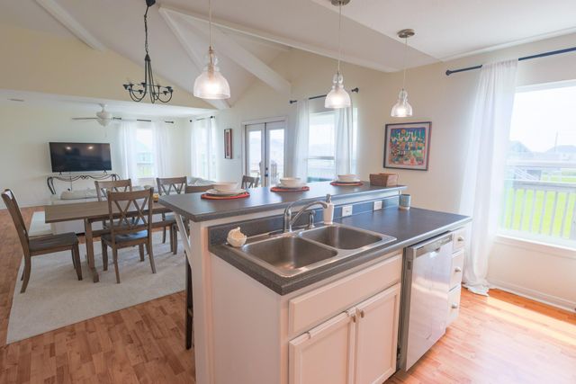 4106 Temprano, Galveston, TX 77554