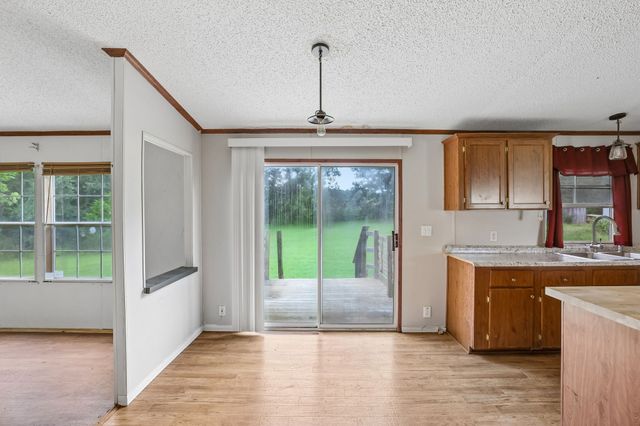 17 Light Ln, Kelso, TN 37348
