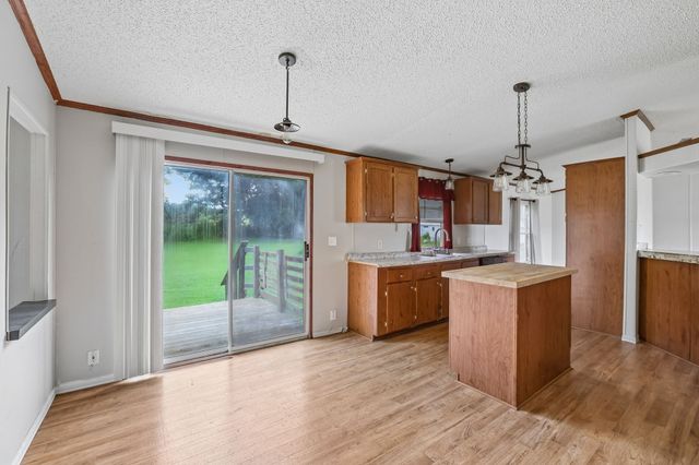 17 Light Ln, Kelso, TN 37348