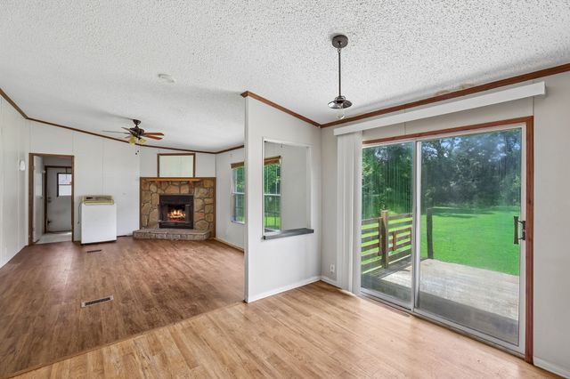 17 Light Ln, Kelso, TN 37348